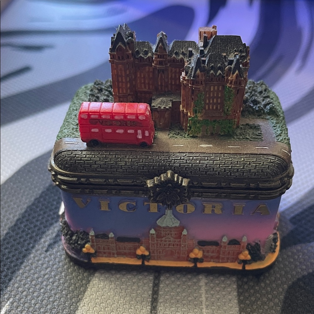 Victoria Souvenir Box with Red Bus